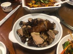 何氏烟熏鸭-天回镇何氏豆腐(总店)