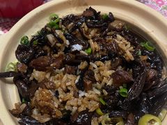 榛蘑土猪肉焖饭-隐食私房菜(渡口·光荣院南门·老街店)