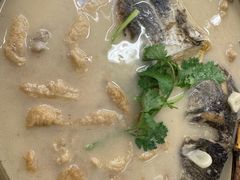 豆葱炖鱼头-堂瓦里·33年传统赣菜(第一街区店)