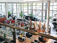 -天津波士信达奔驰4S店(卫津南路店)