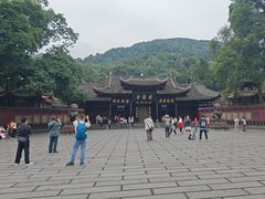 -峨眉山报国寺