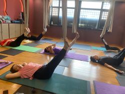 -威思丽高温瑜伽会馆