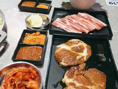 -哈哈碳都·牛肋条无限自助烤肉(台江万达店)