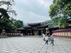 -峨眉山报国寺