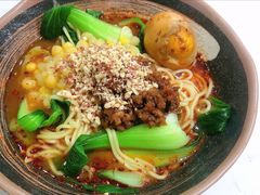 -王府井奥莱临潼小镇(临潼店)