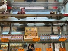 面包甜点陈列柜-冠环球肉干大王(福隆新街店)