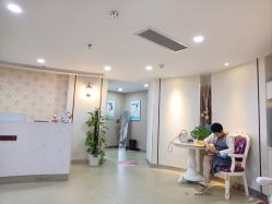 -南京健丽·去眼袋医疗美容机构