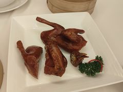 玻璃烧乳鸽-利苑酒家(宜安广场店)