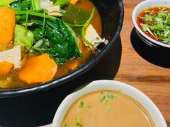 -万记麻辣烫国展总店