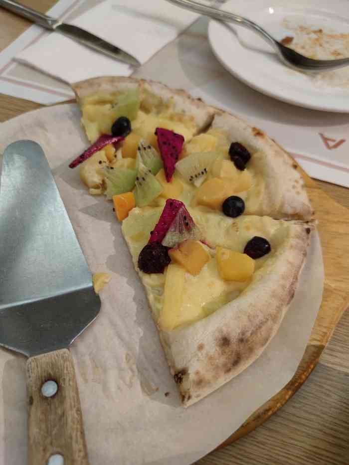 乐a榴莲披萨(龙之梦大都汇店)-"商场活动抽中了一个沙拉01可以打包