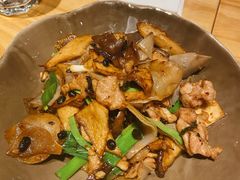 杏鲍菇竹耳爽肉片-十三式重庆江湖菜(金茂览秀城店)