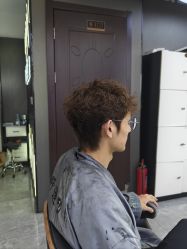 -藤野造型烫发染发