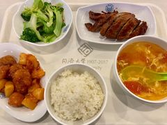 -同济大学本部学苑饮食广场