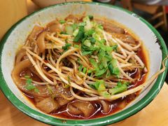 -拈签一笑黄牛肉辣卤串串