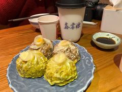 蛋黄芝士纸皮烧麦-鑫震源·苏式大虾生煎(山塘街店)