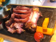 慕尼黑风味脆皮猪肘-蜜桃花开·中西融合菜E&W(南长街店)