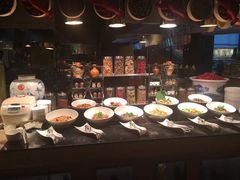 自助调料区-OPEN開全日自助餐厅·西餐·海鲜(佛山希尔顿酒店)