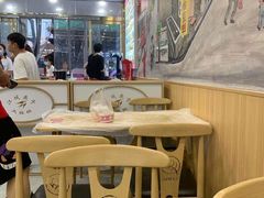 大堂-江城燕子大排档(江汉路步行街店)