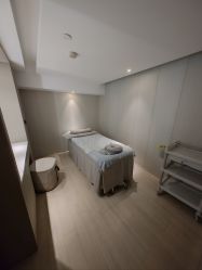 -PE SALON
