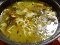 石锅酸菜鱼-周鱼小馆石锅酸菜鱼(活力汇店)