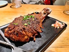 羊咩咩抱大腿-苦尽酒馆·川菜(鼓楼店)