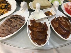 -大鸭梨烤鸭店(金顶街店)