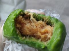 蛋黄肉松青团-沈大成(南京东路店)