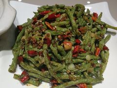 -老码头黑皮肘子锅包肉(赣水路店)