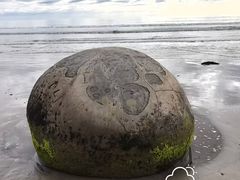 -摩拉基大圆石