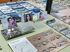 -罗伯特眼镜·蔡司官方授权(罗湖国贸店)