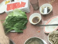 -四囍码头海鲜烧烤自助火锅(外滩南京东路悦荟广场店)