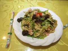 -鑫渔港海鲜本地菜·山海关浑锅(东戴河店)