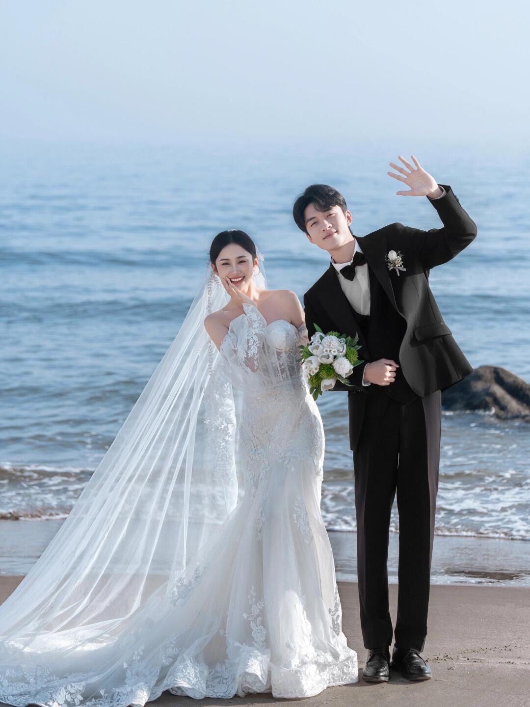 婚纱照海景系列

深圳备婚的看过来

海景婚纱照,礁石系列
