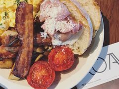 -ROAST coffee & eatery