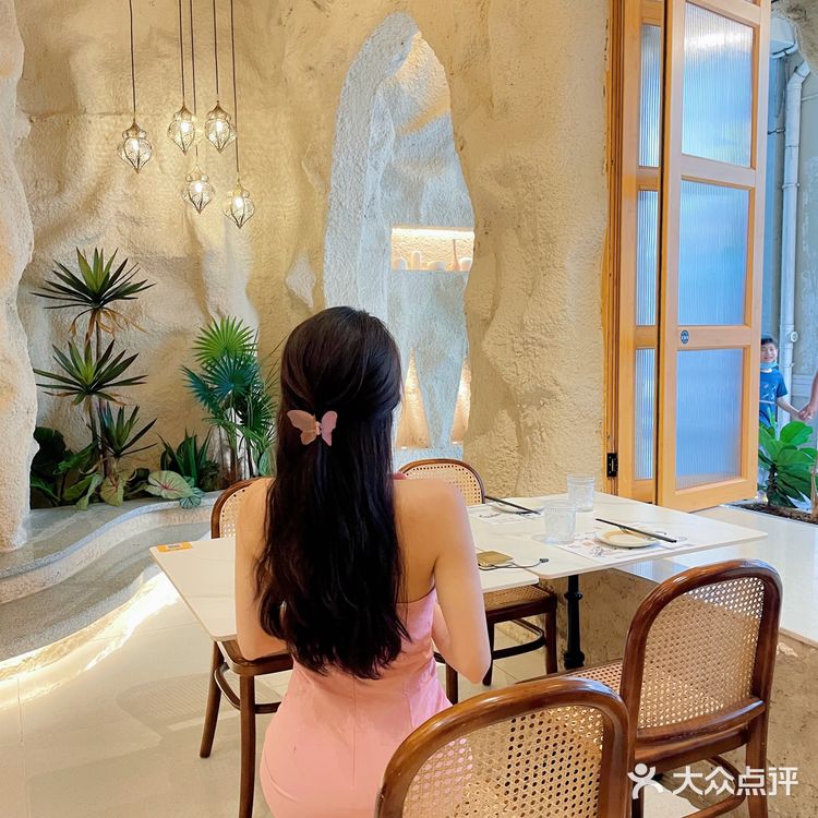 海口网红餐厅｜get明星同款洞穴风‘私房菜’