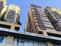 -卡罗酒店(东门晒布地铁站店)