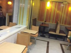 -亮亮面馆(经六路店)