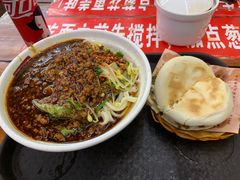 油泼炸酱面-老陈婆手工面庄