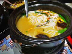 云南过桥米线-云海肴·汽锅鸡·云南菜(高德置地店)