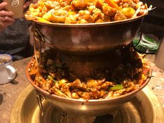 -沪小二炭火蛙锅(淮海中路美食不夜城店)