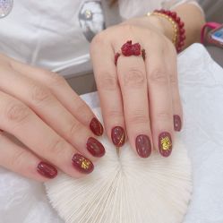 -灰姑娘美甲美睫馆