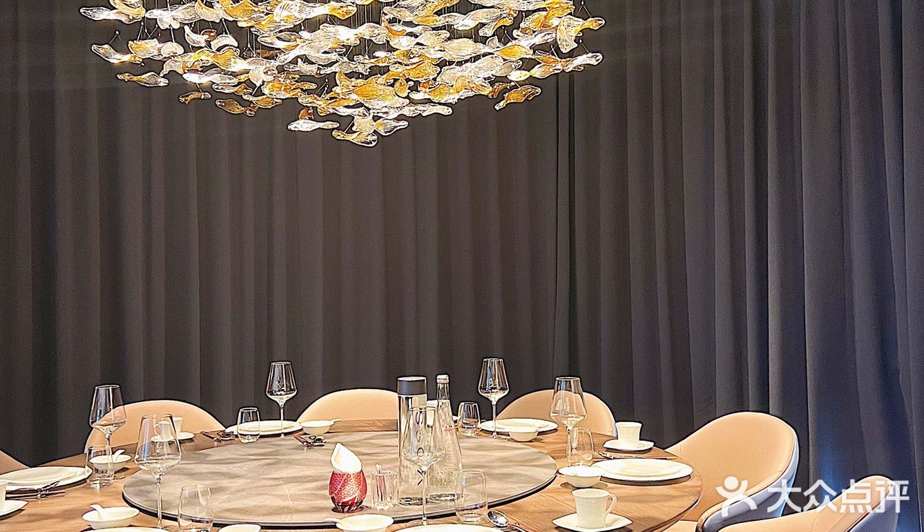 在天愿做比翼鸟，在外要吃天比高