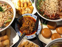 -爆炸头阿姨小四川正宗川味小吃(无任何分店)