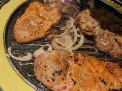 -山野的朋友露营炭火烤肉