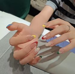 -甲·铺轻奢美甲美睫