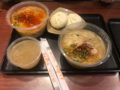 -亮亮面馆(经六路店)
