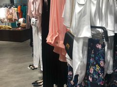-URBAN REVIVO(高德置地广场·春广场店)