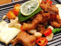 -老滇山寨•云南特色菜•地方菜•民族风情歌舞表演(金碧店)