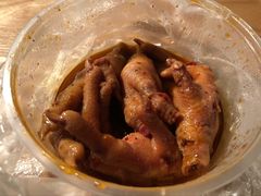-爆炸头阿姨小四川正宗川味小吃(无任何分店)