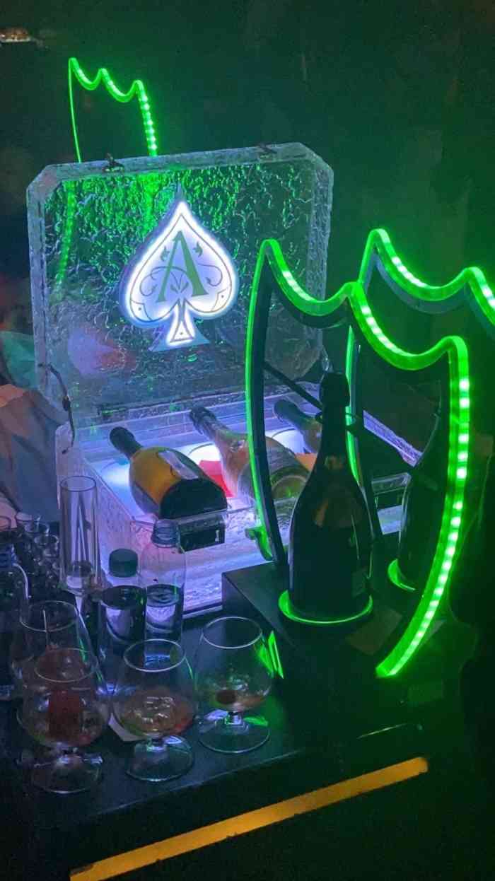 space plus-"听说这是广州最火的网红夜店 全亚洲最大 .